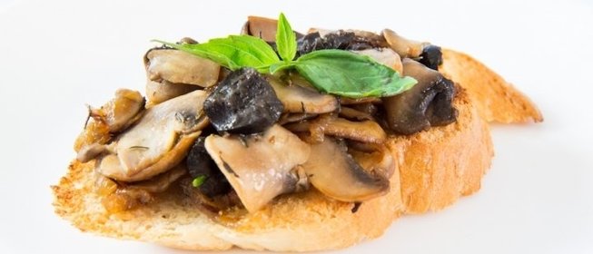 Брускетта с грибами