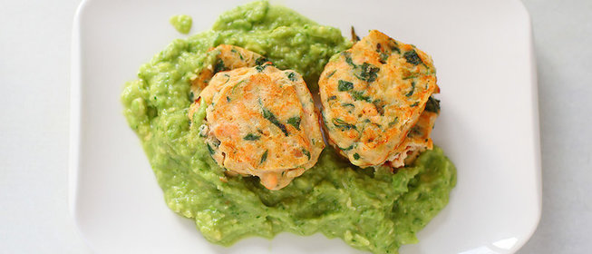 Нежные оладьи из семги со шпинатом за 30 минут