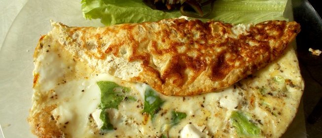 Воздушный омлет с брынзой