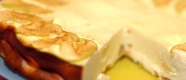 Творожно-яблочная запеканка с корицей