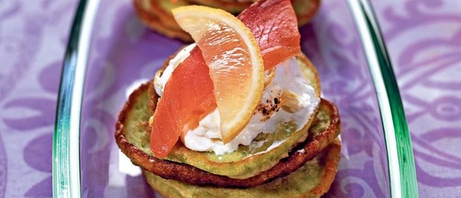 Гороховые оладьи с лососем