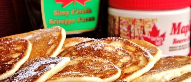 Блинчики с кленовым сиропом