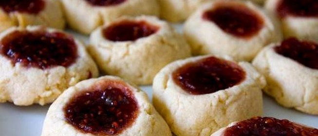 Печенье с малиновым вареньем