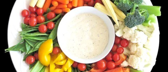 Овощные палочки с соусами