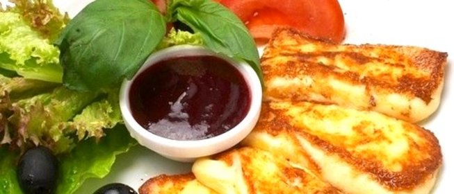 Копченый сулугуни на сковороде