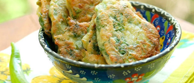 Оладушки со шпинатом (Ispanak Kökü Mücveri)