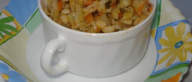 Тушеная капуста с перловкой