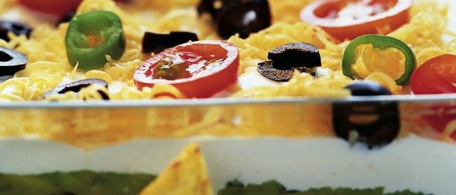 Трехслойная мексиканская закуска