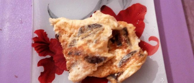 Омлет с домашней колбасой