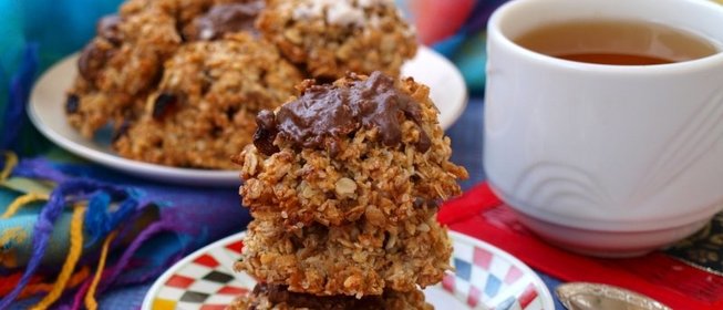 Овсяное печенье с изюмом и шоколадом