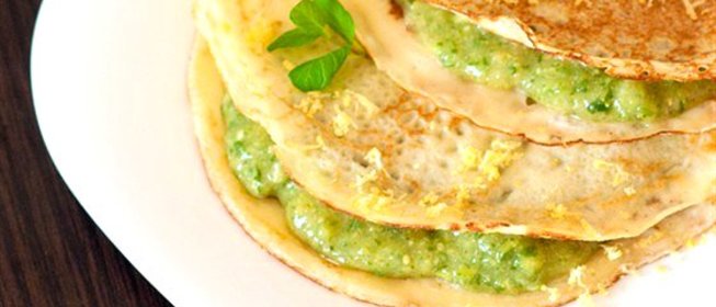 Пшеничные блинчики с фейхоа и мятой