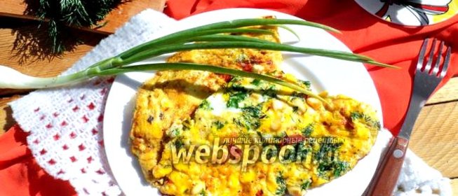 Омлет с помидором и сулугуни