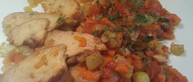 Рагу с копченой куриной грудкой и кабачком