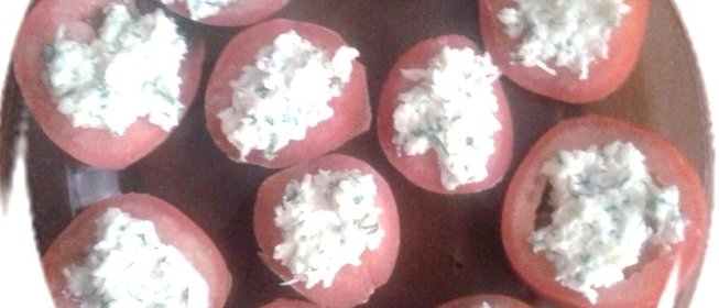 Закуска из помидоров с сыром и чесноком