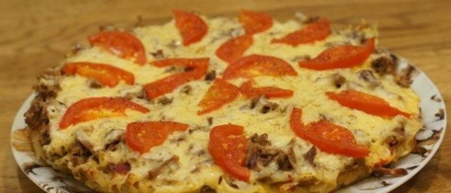 Картофельная запеканка с фаршем на сковороде