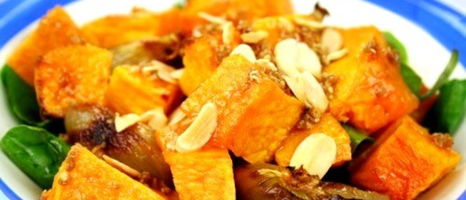 Запеченый сладкий картофель и тыква с коричневым сахаром и мускатом