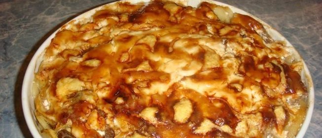 Запеканка картофельная с фаршем сыром
