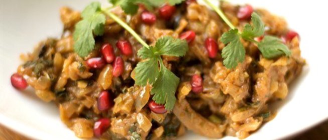 Аджапсандали с зернами граната