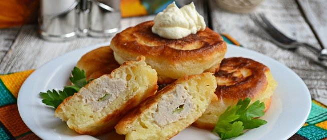 Оладьи с начинкой из куриного фарша