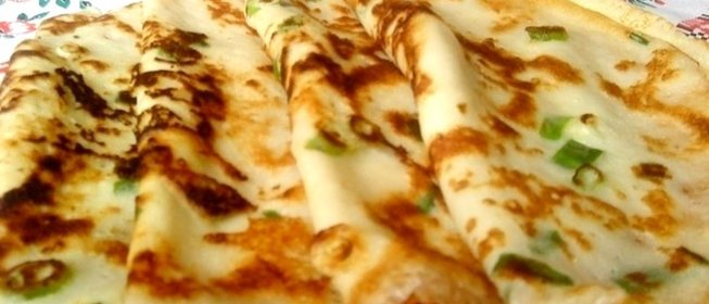 Блины с зеленым луком