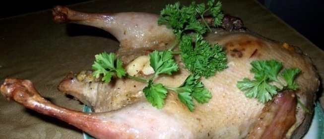 Утка, фаршированная блинами