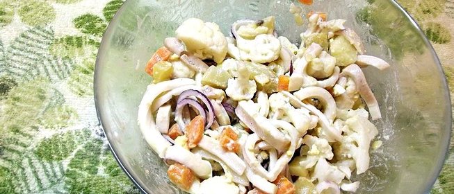 Картофельный салат с кальмарами