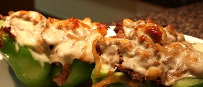 Перец, фаршированный мясом и грибами