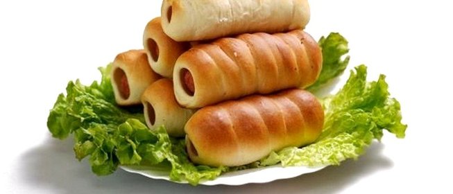 Сосиски в сдобном тесте