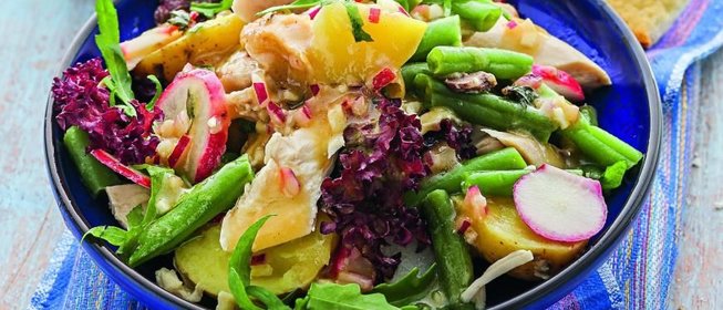Салат из курицы с фасолью