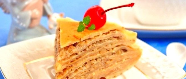 Быстрый блинный торт с орехами