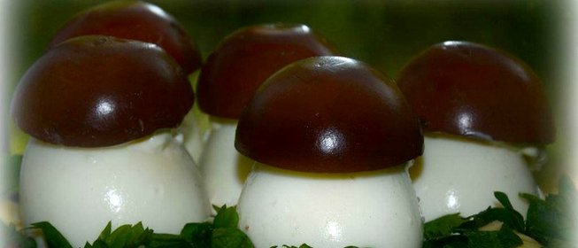 Фаршированные Яичные грибочки