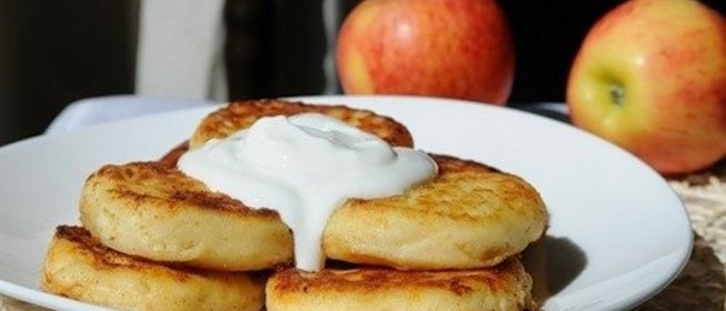 Сырники со сметаной