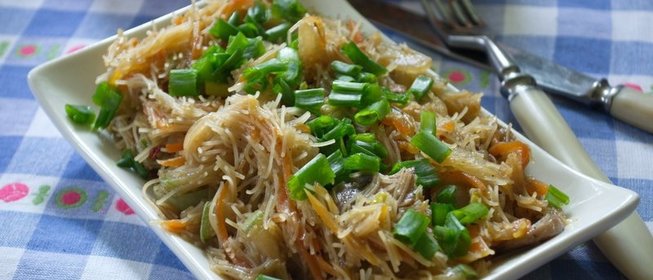 Рисовая лапша с овощами