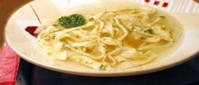 Бульон с сырными блинчиками