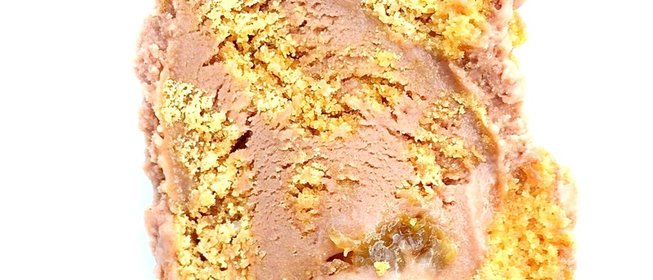 Мороженое с молочным шоколадом, коньячным изюмом и печеньем Biscoff