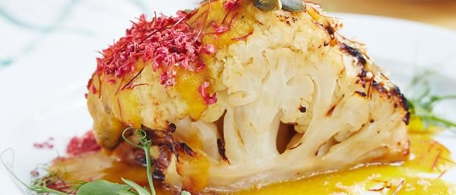 Печеная цветная капуста с яблочным карри