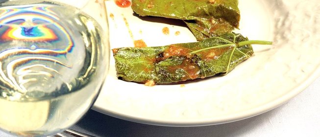 Сулугуни в виноградных листьях