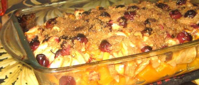 Печеная тыква с яблоками и клюквой