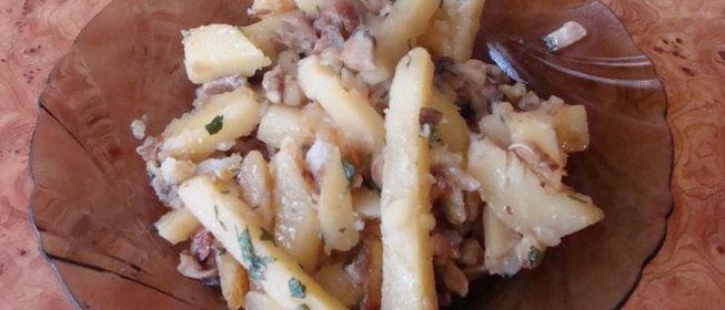 Жареная картошка с шампиньонами и луком