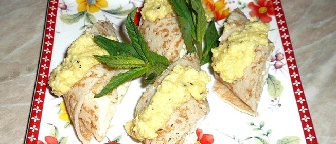 Блинчики закусочные с яичным соусом