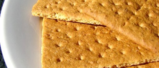 Хрустящие сырные крекеры с чеддером