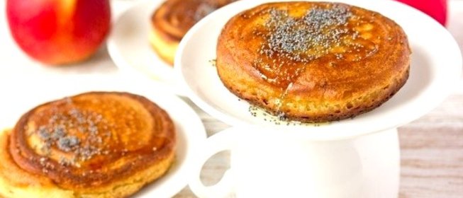 Медовые оладьи с яблочной «сердцевиной»