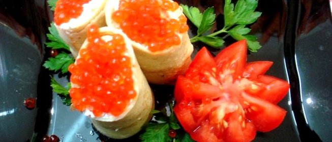 Блинчики с красной икрой