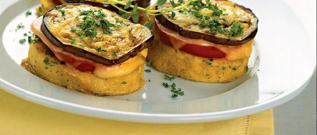 Закуска из баклажанов, помидоров и сыра