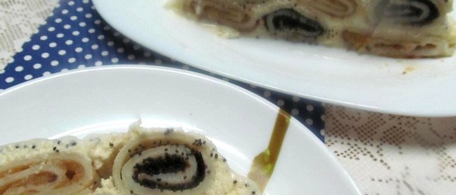 Блинная запеканка с яблоком и маком