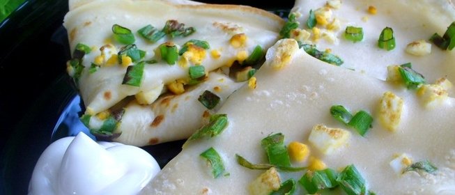 Блинчики с яйцом и луком