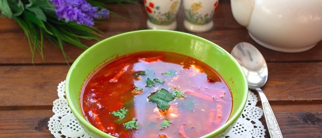 Солянка с курицей и колбасой