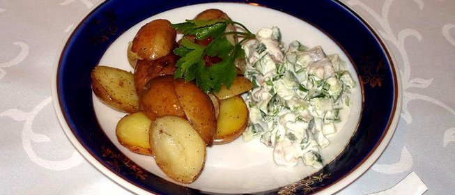 Запеченный картофель с селедкой