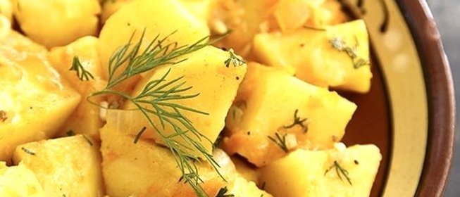 Тушеная картошка в чугунке