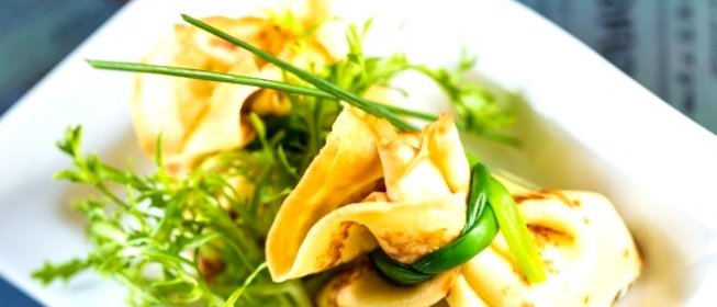 Салат в блинах